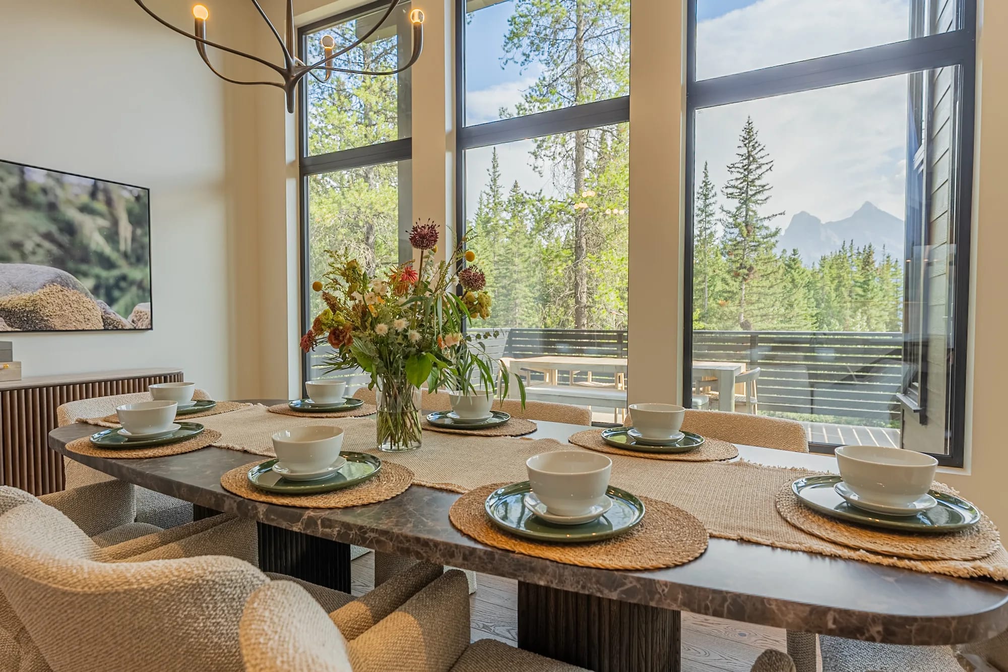 The dining table at Serenity Point