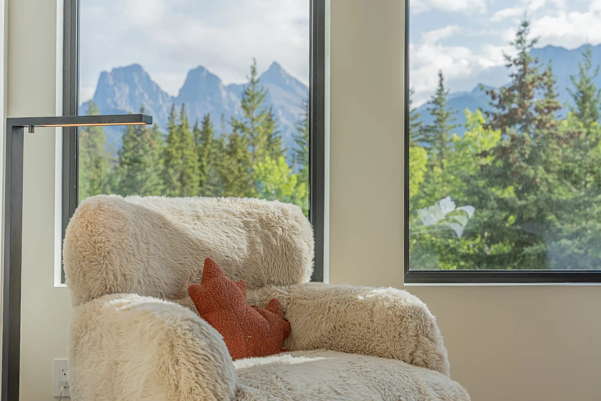 What accredited investor means in Canada - and how real estate LPs use it